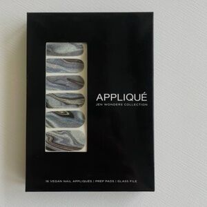 Applique Non Toxic Nail Applicator Stickers in Shade Obsidian